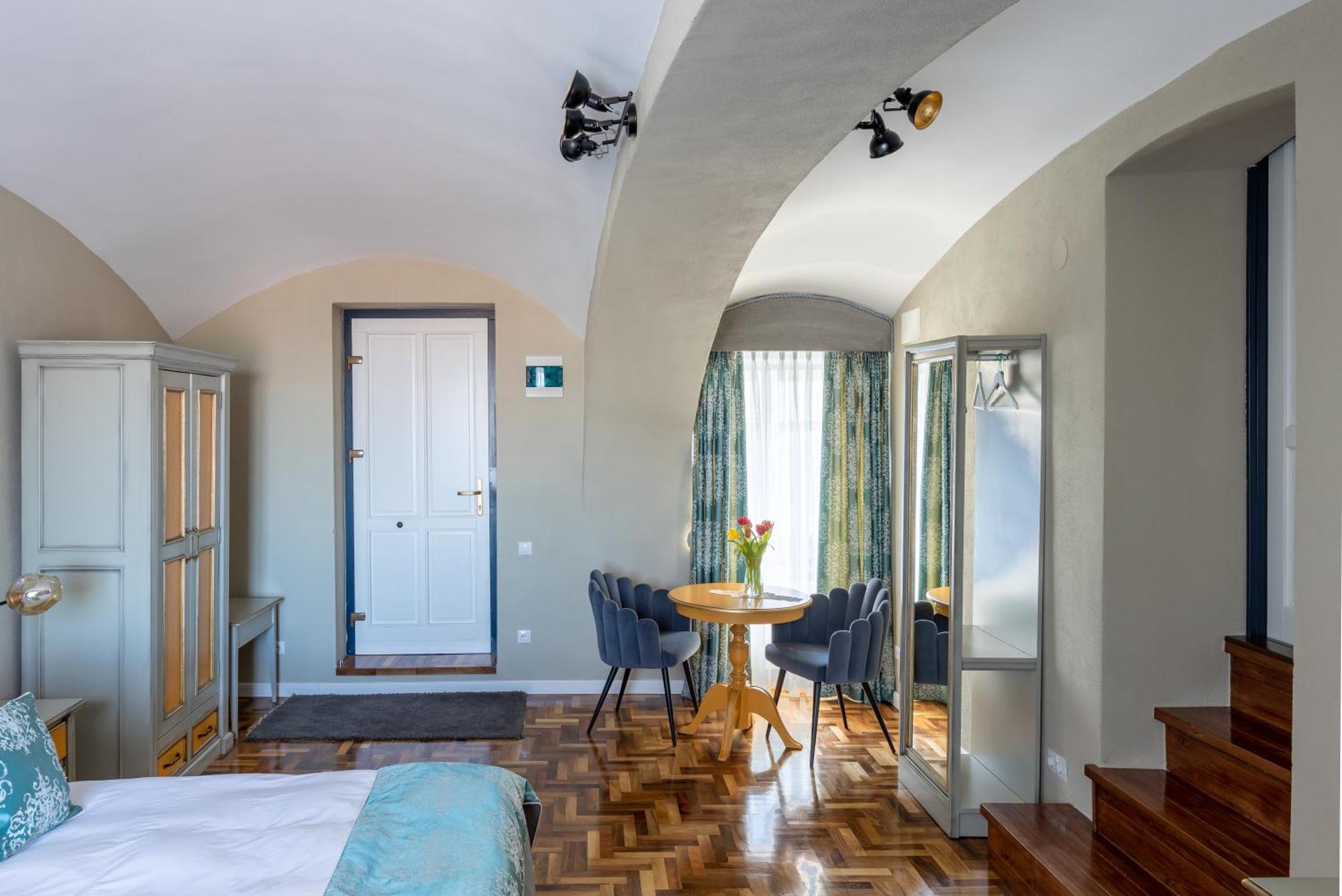 シビウ Magister Seven Bed & Breakfast エクステリア 写真